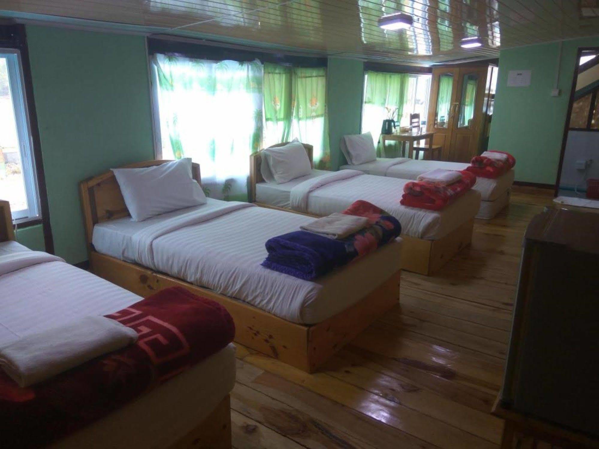 קלאו Railroad Hotel מראה חיצוני תמונה