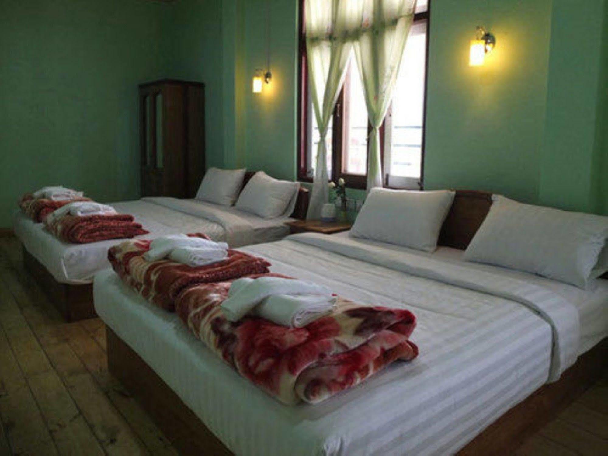קלאו Railroad Hotel מראה חיצוני תמונה