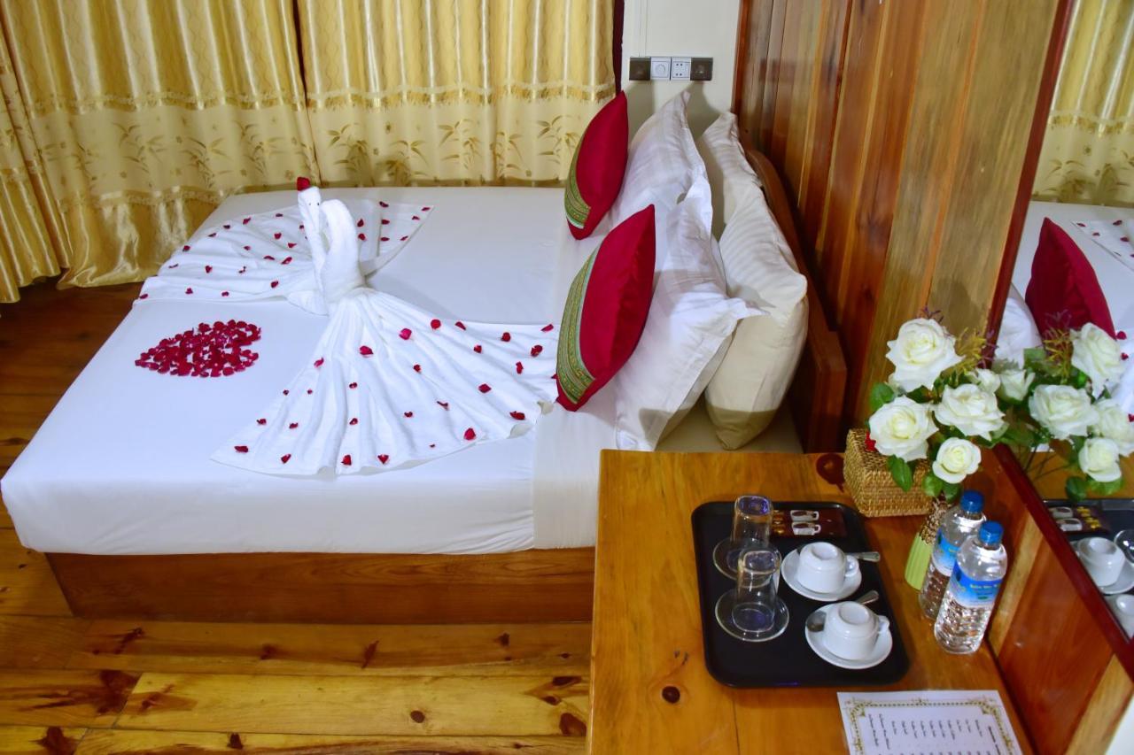 קלאו Railroad Hotel מראה חיצוני תמונה